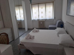 Gold Sunshine srls Guest House o Affittacamere Lido Di Ostia